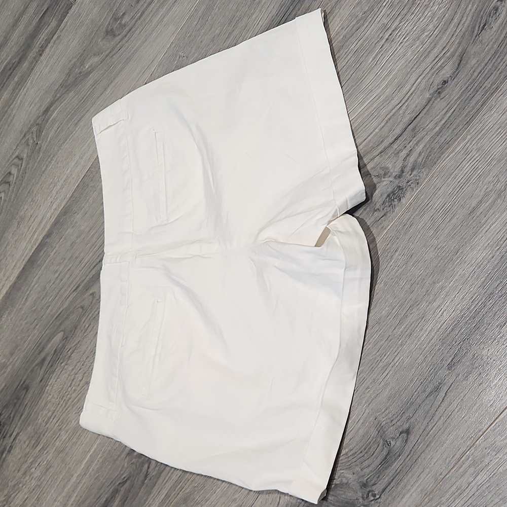 Maison Jules Maddie Everyday White Cuffed Shorts - Picture 5 of 5